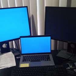 2 Matching 22 Inch Dell Monitors Excellent Condition 