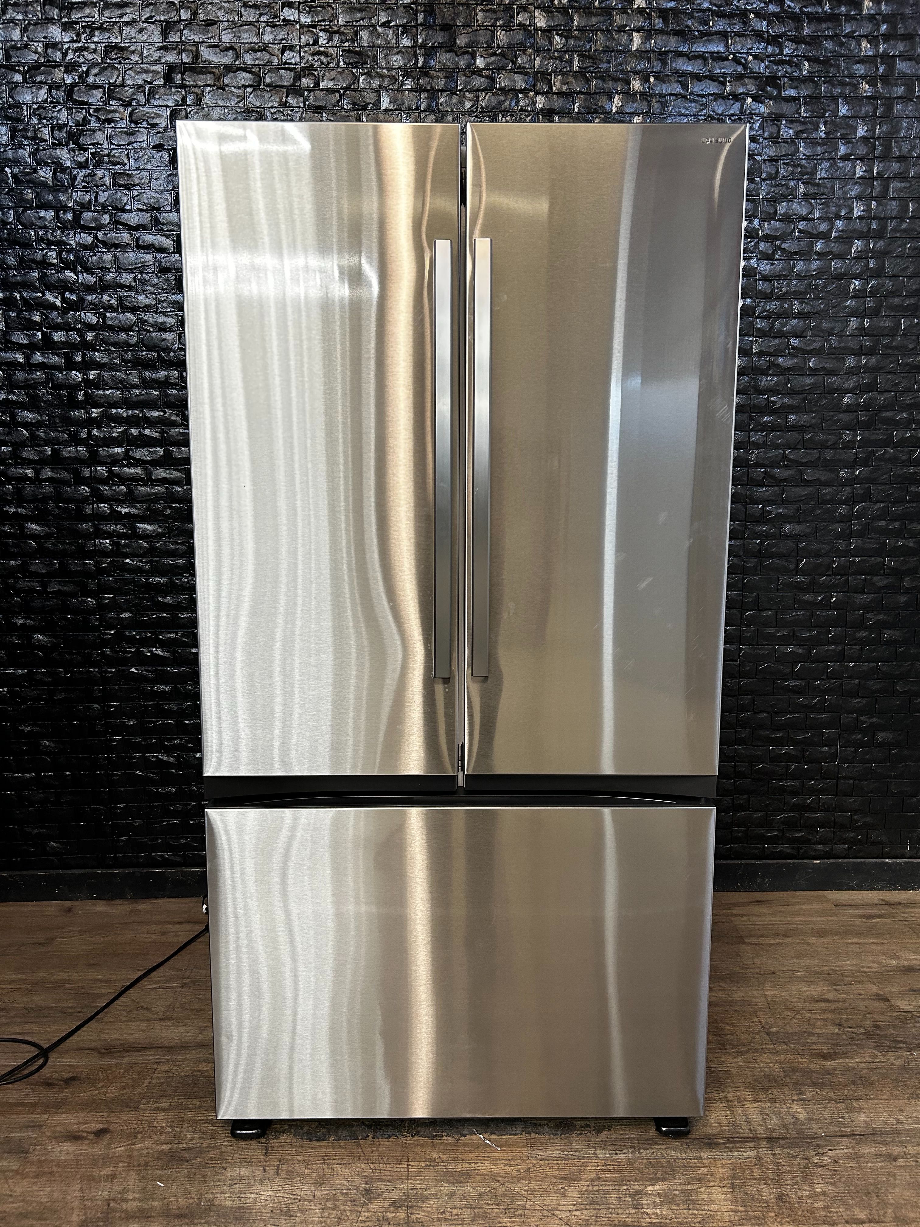 SAMSUNG MEGA CAPACITY REFRIGERATOR w/WARRANTY! R2802A