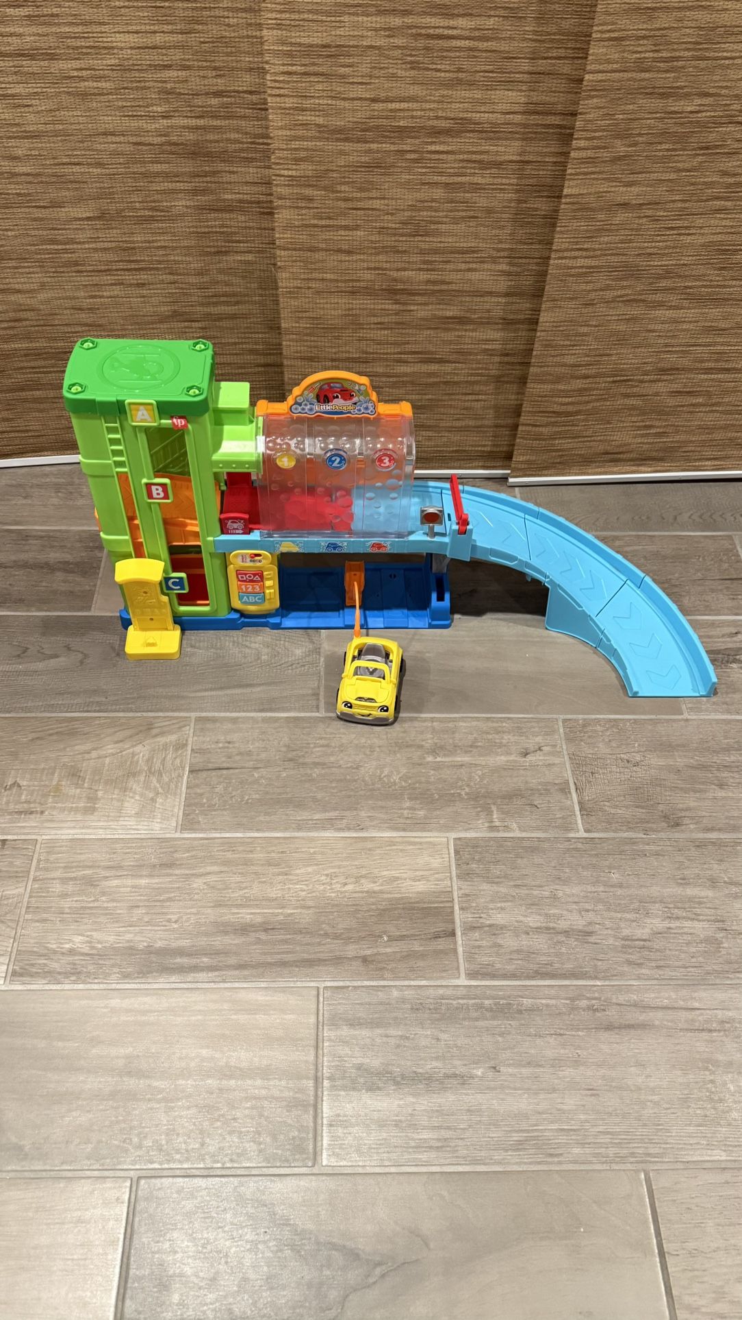 Fisher-Price Little People Toddler Toy Light-Up Learning Garage