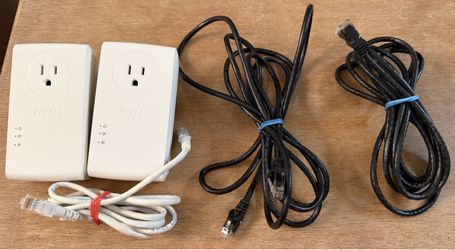 ZyXEL AV2000 Gigabit Powerline Internet Adapter Kit (Matching Pair)