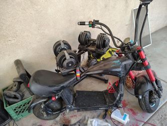 Moto tech mini lowboy chopper with brand new battery and brand new motor that pulls 1200 w instead of the factory 800