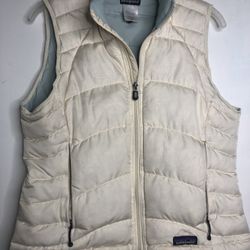 Patagonia Women’s Puffer Vest Size Small 