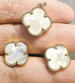 💛18k Mother of Pearl Clover Pendant and Earring Set