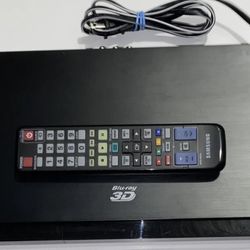 Samsung BD-D5500 DVD 3D Blu-Ray Player ~ With Remote  ~ Tested Work