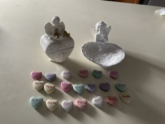 VINTAGE OR CLOSE VALENTINE DECORATIVE ACCENT PIECES….BONUS OF STONE LIKE CONVERSATION HEARTS