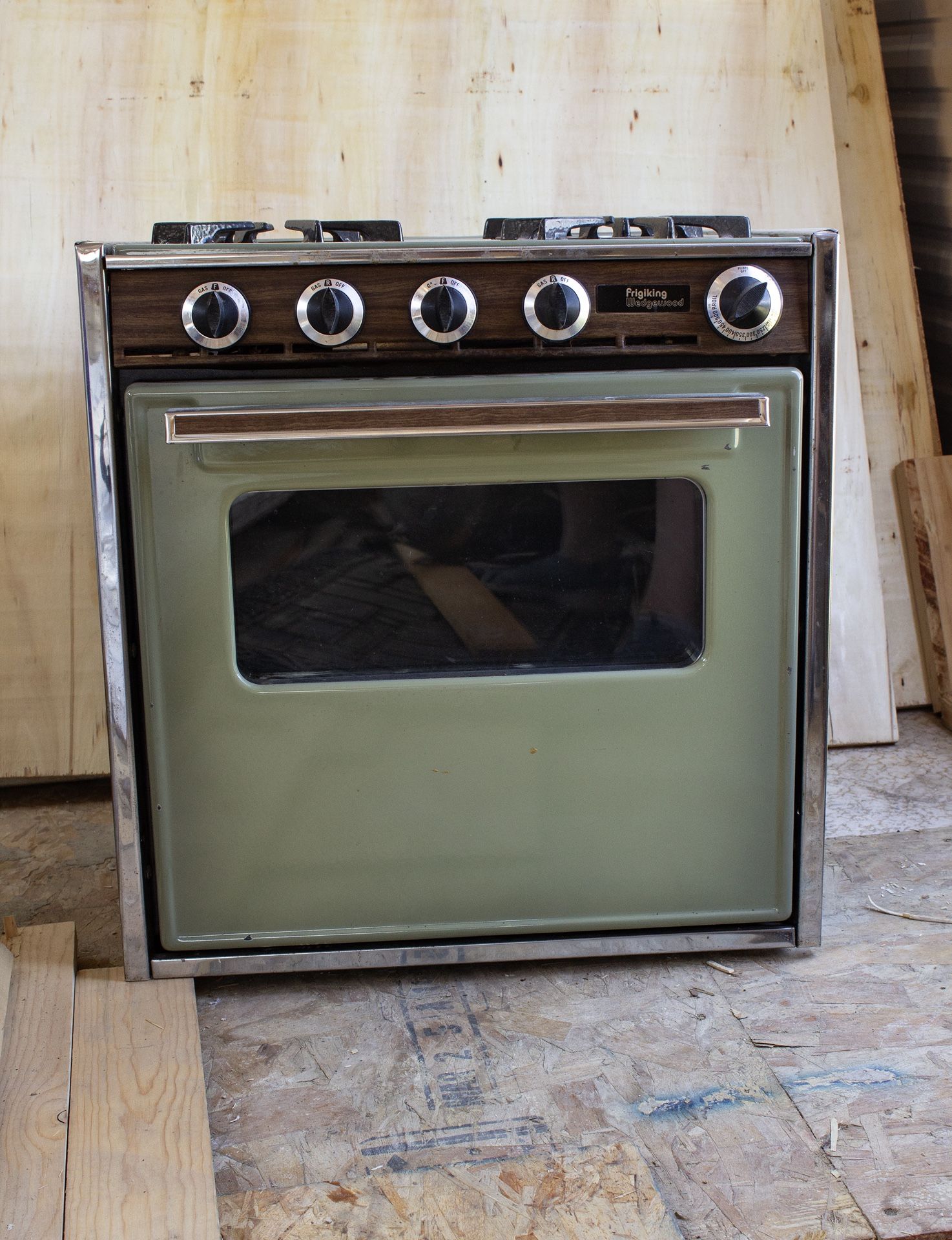 Vintage 1973 Wedgwood Figiking T-2150 Avocado Green 4-Burner Gas RV Stove/Oven