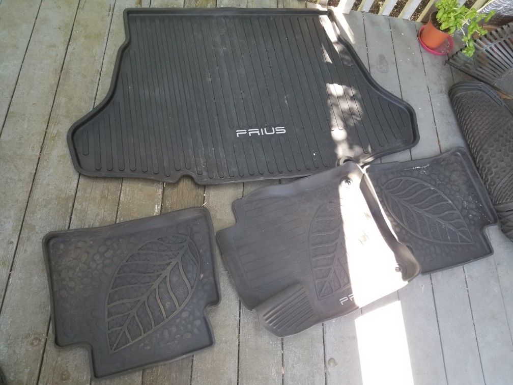 All weather floor for Toyota Prius 1016-2020