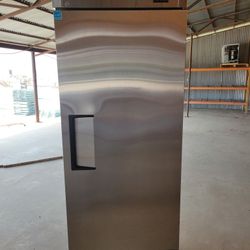 True Commercial Freezer T-23f 