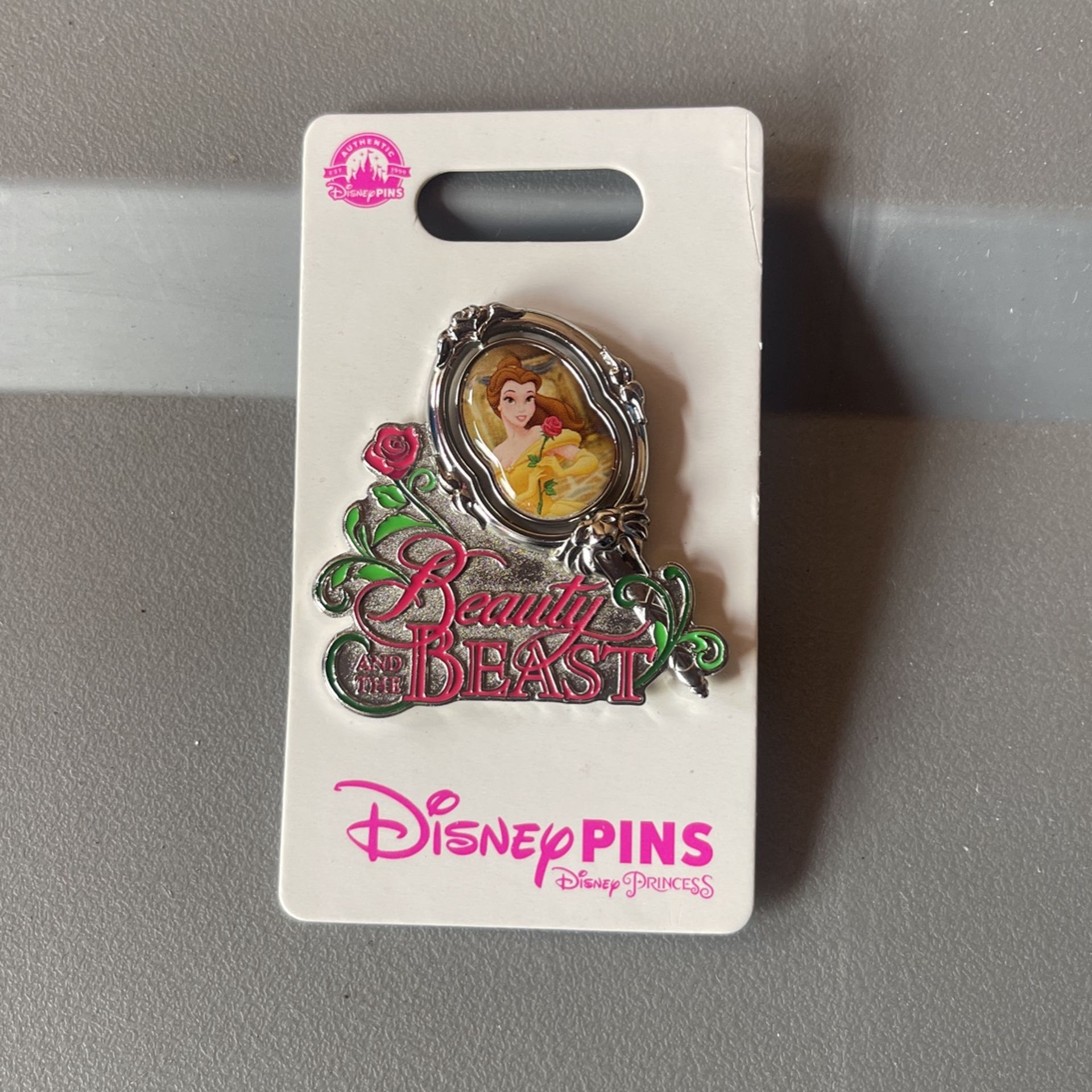 DISNEY COLLECTION PIN