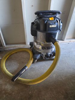 Dewalt 10 Gal. Stainless Steel Wet/Dry Vacuum with Hose and Accessories