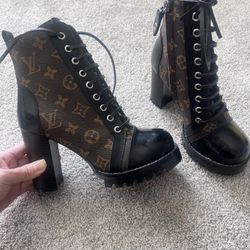 New LV Boots