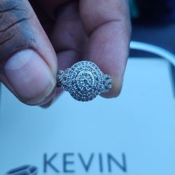 Diamon Ding 10 CT Vvs Cluster Ring 1,200