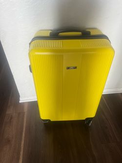 Global traveler luggage