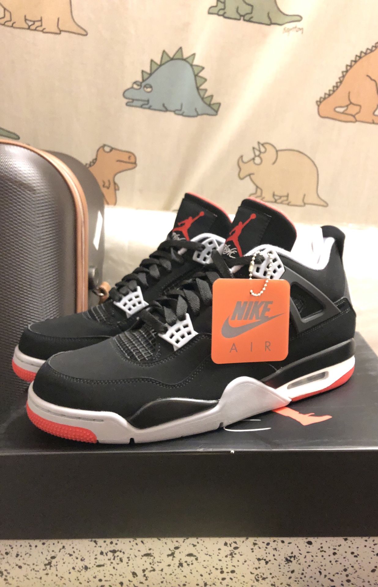 Bred 4s deals 2019 on feet