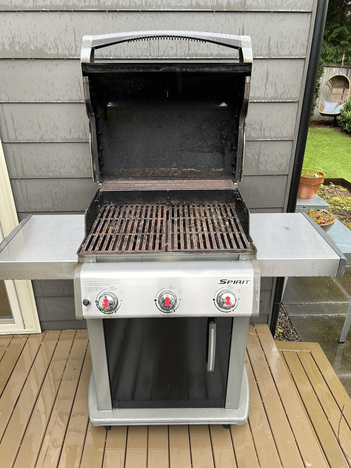 er Spirit E310 3 Burner Natural Gas Grill Black for Sale in Seattle