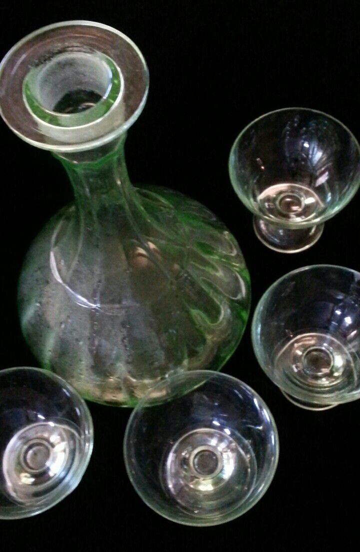 Depression Glass Decanter with 4 glasses