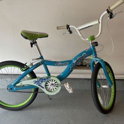 Girls Schwinn Whisper bike