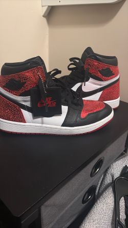 Red Jordon 1s