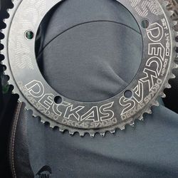 Deckas chainring