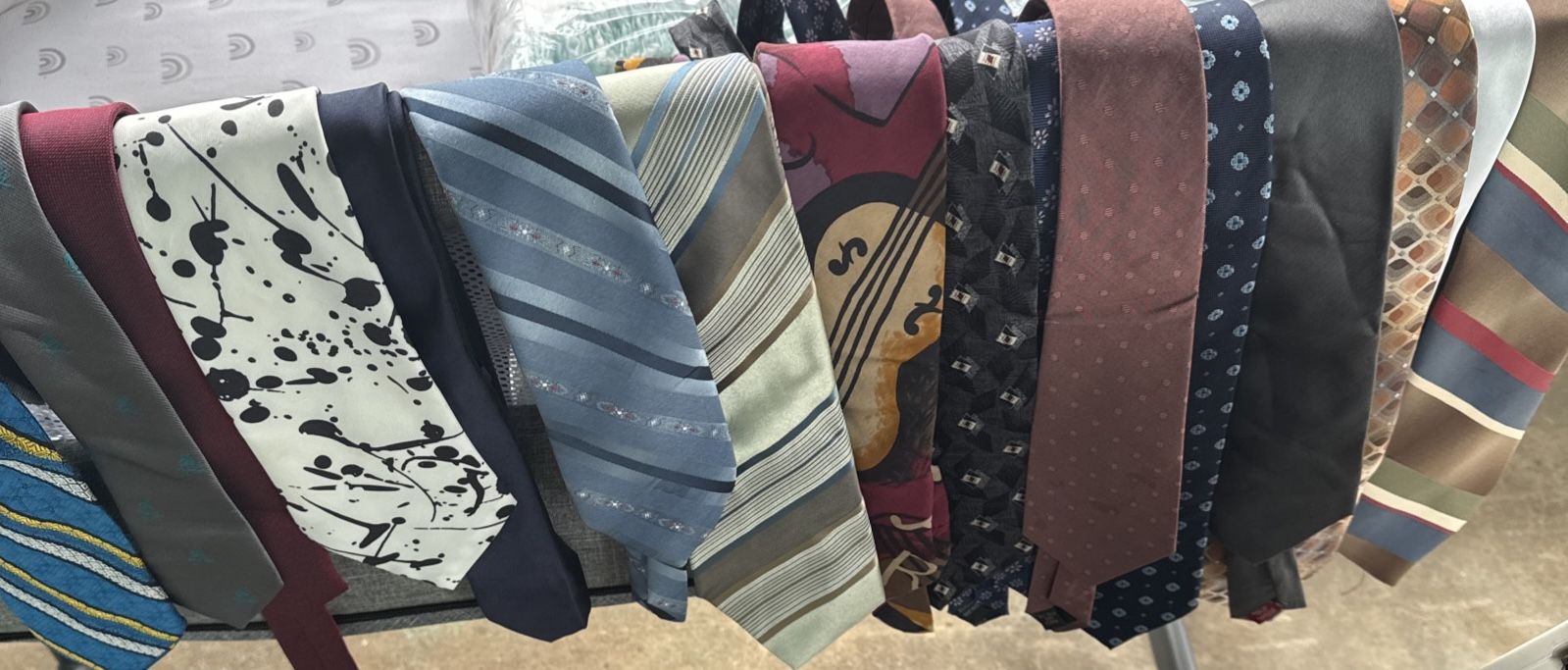 Men’s Ties 16 Ct Assorted Brands And Colors Lot