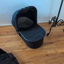 Uppa Baby Bassinet 