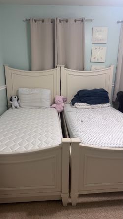 Twin bed set