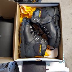 New Caterpillar Work Boots Size 7