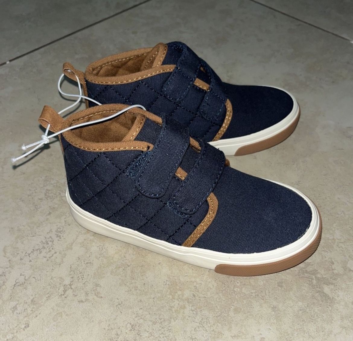 Old Navy Toddler Boy’s Quilted Shoes, Size 8