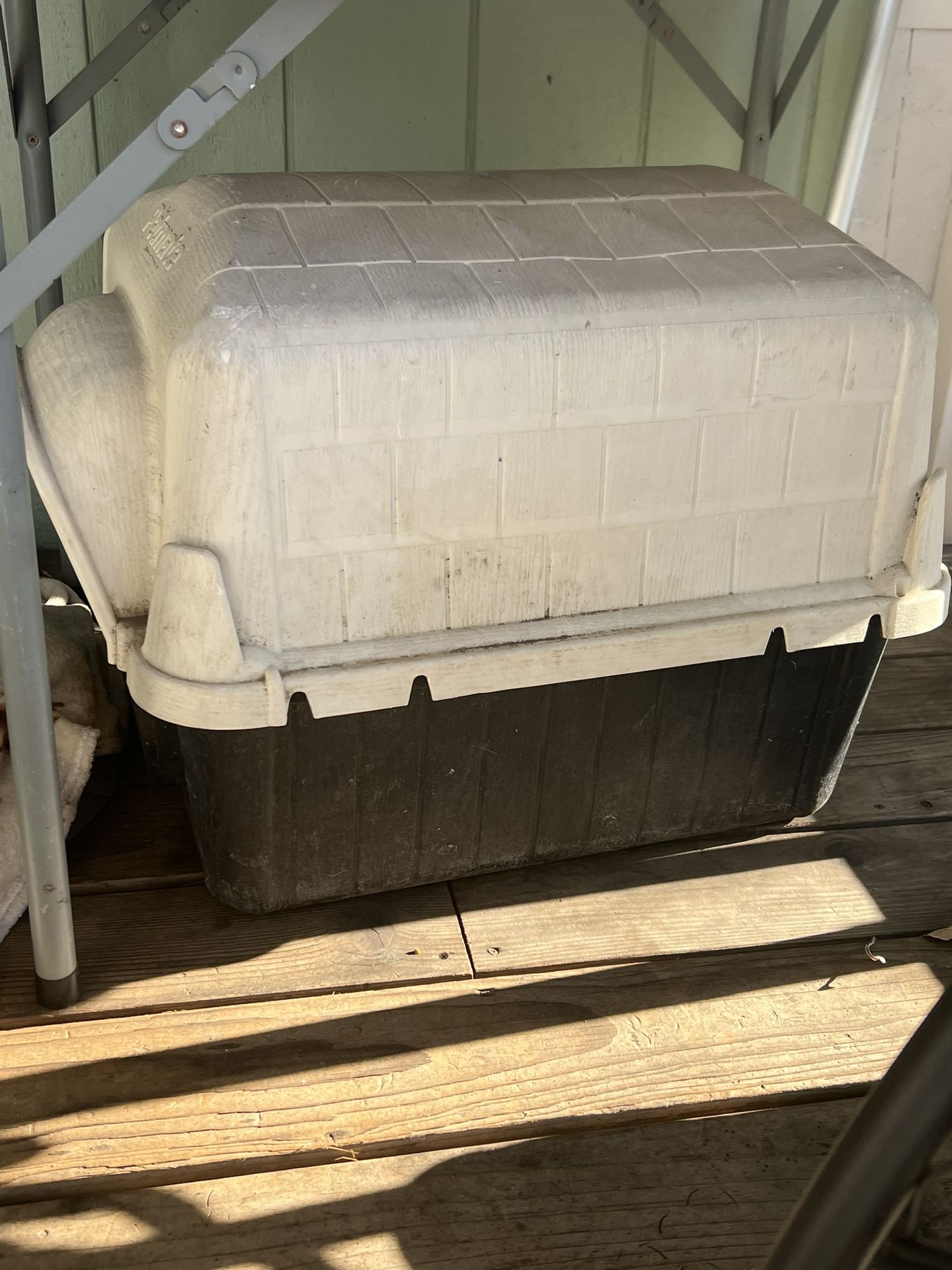 Petmate Dog House