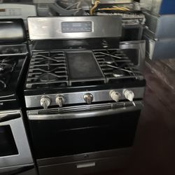 Ge 5 Burners Gas Range Used 
