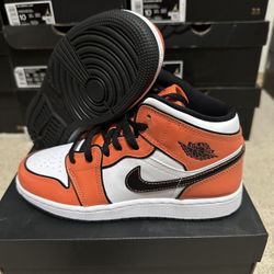 Nike Air Jordan 1 Mid SE GS Turf Orange Black White BQ6931-802 Sz 4.5Y Brand New 