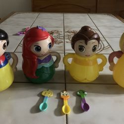 Disney Princess Tea Party 15 Piece Set Excellent Condition 