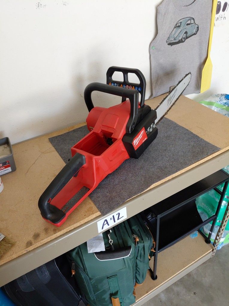 Milwaukee M18 16 " Inch Chainsaw