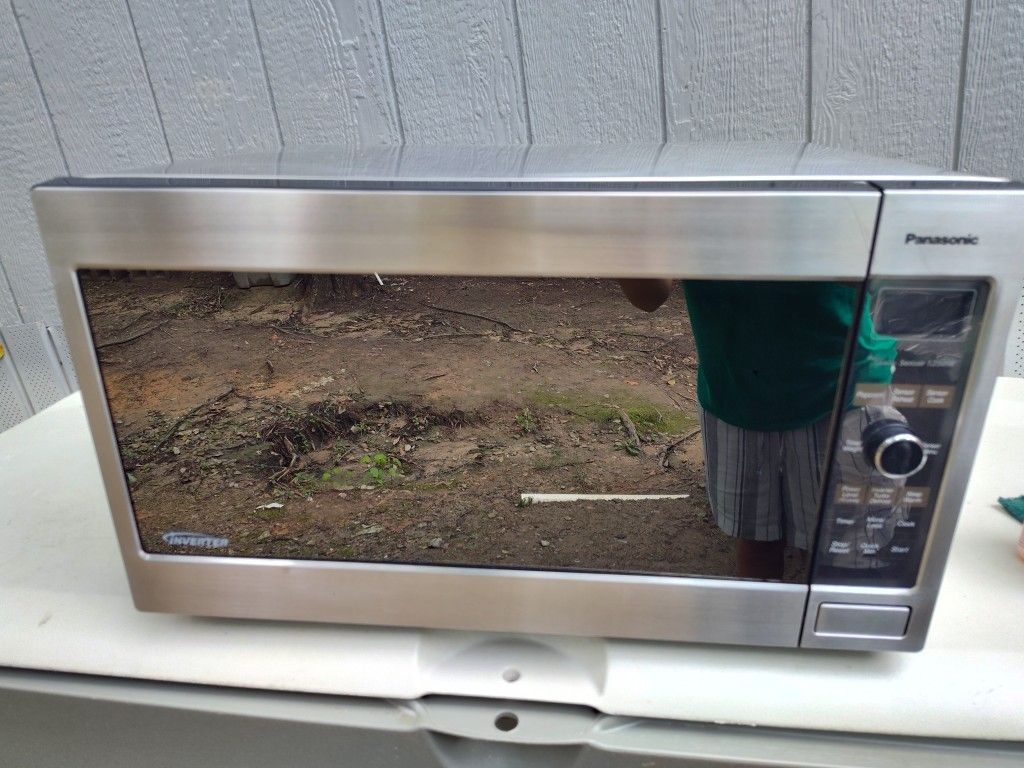 Panasonic Inverter Microwave Gently Used!