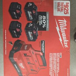 Milwaukee Charger With 4 Batteries 