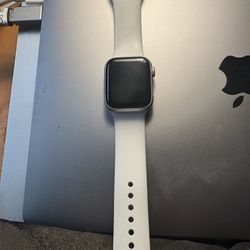 Apple Watch. Series 5