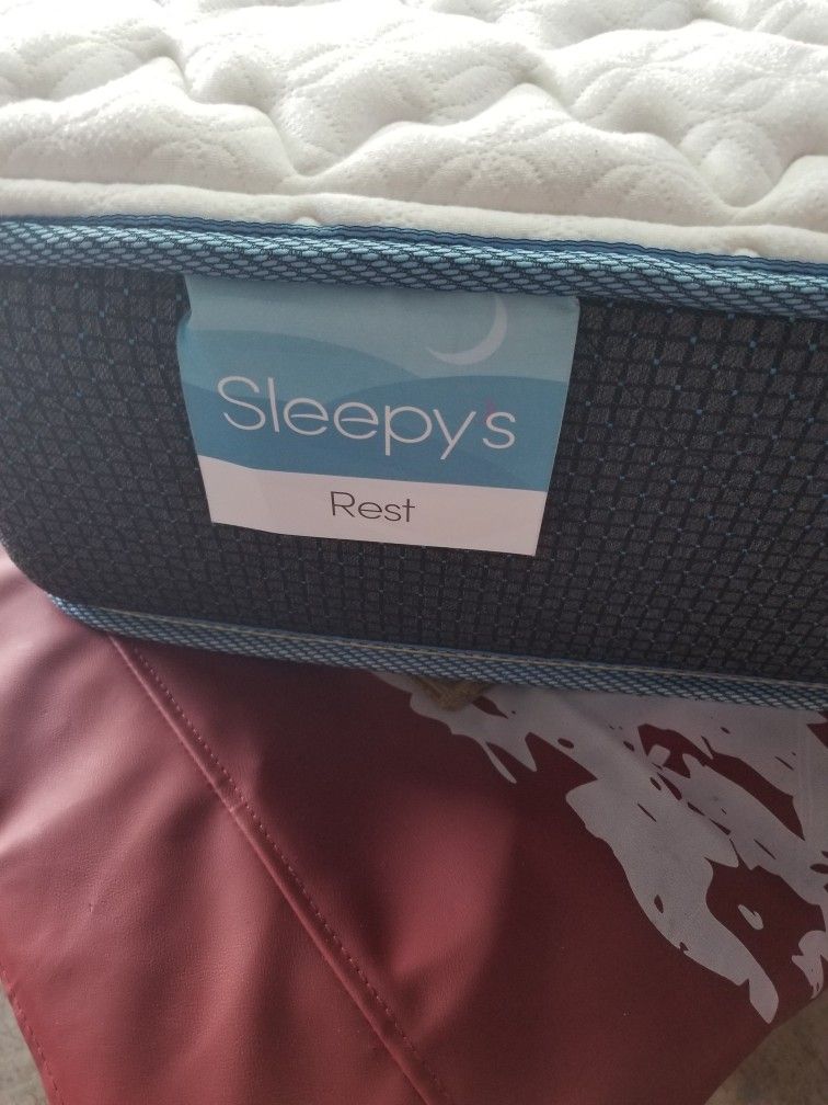 Free. Twin Mattress. Newer.