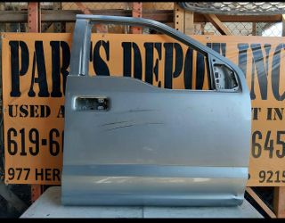 2015- 2020. FORD F 150  RIGHT FRONT DOOR OEM
