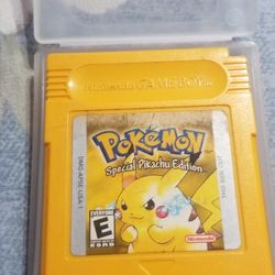Nintendo gameboy game pokemon  Special pikachu edition yellow