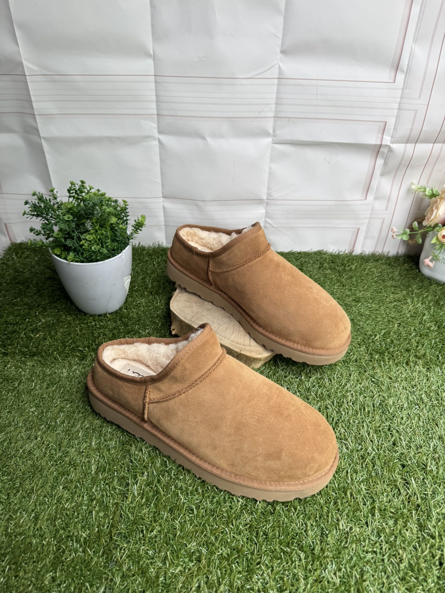 UGG Women Classic Slipper 'Chestnut' size 11 New /no box