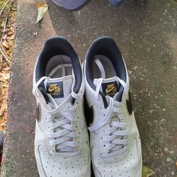 Nike Air Force 1 '07 LV8 Gold Swoosh – Size 13 – Pickup Only