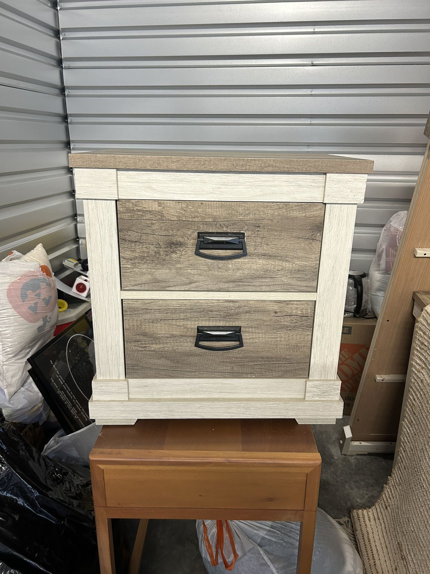 Selling my almost new bedroom set for Sale in Los Banos, CA OfferUp