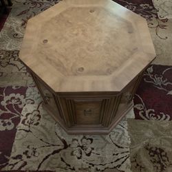 Antique End Table / Entry Table