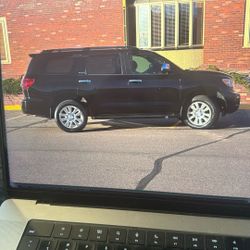 2013 Toyota Sequoia Platinum 4WD 