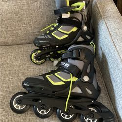 Rollerblades adjustable size 5-8, fit shoe size 5, 6, 7, 8