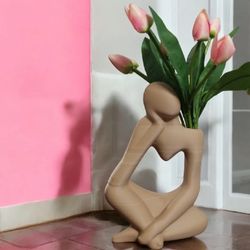 Floral Contemplation 