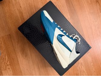 Kobe 5 x Caitlyn Clark Coconut