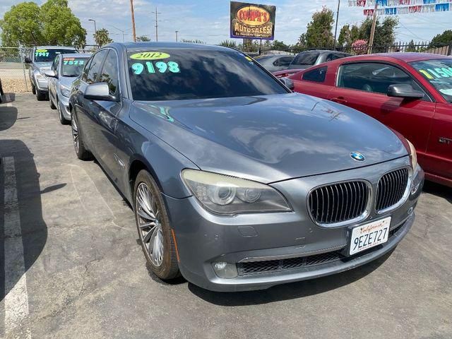 2012 BMW 740i