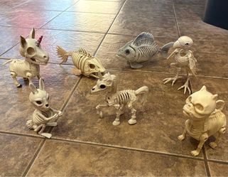 Plastic animal skeleton Halloween decorations