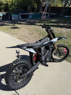 Altis Delta 72V - 13kW 62 MPH Off-Road E-Moto